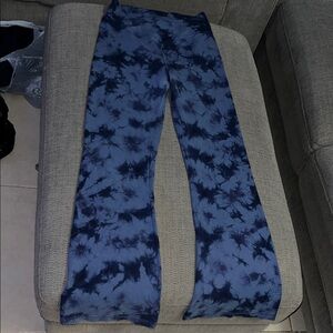 PINK Victoria's Secret Blue Tie-Dye Leggings